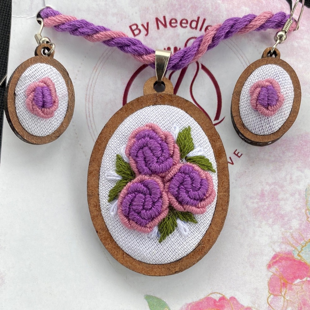 Needles Purple and Pink Embroidered Necklace Set